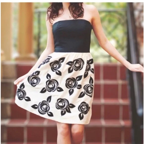 WHBM Black and White Floral 100% Silk Strapless Rosette Dress - Picture 1 of 7